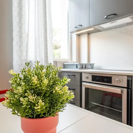 Downtown Eymi Apartment *