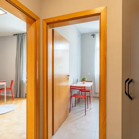 Apartment Downtown Eymi *